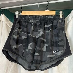Nike athletic shorts size M